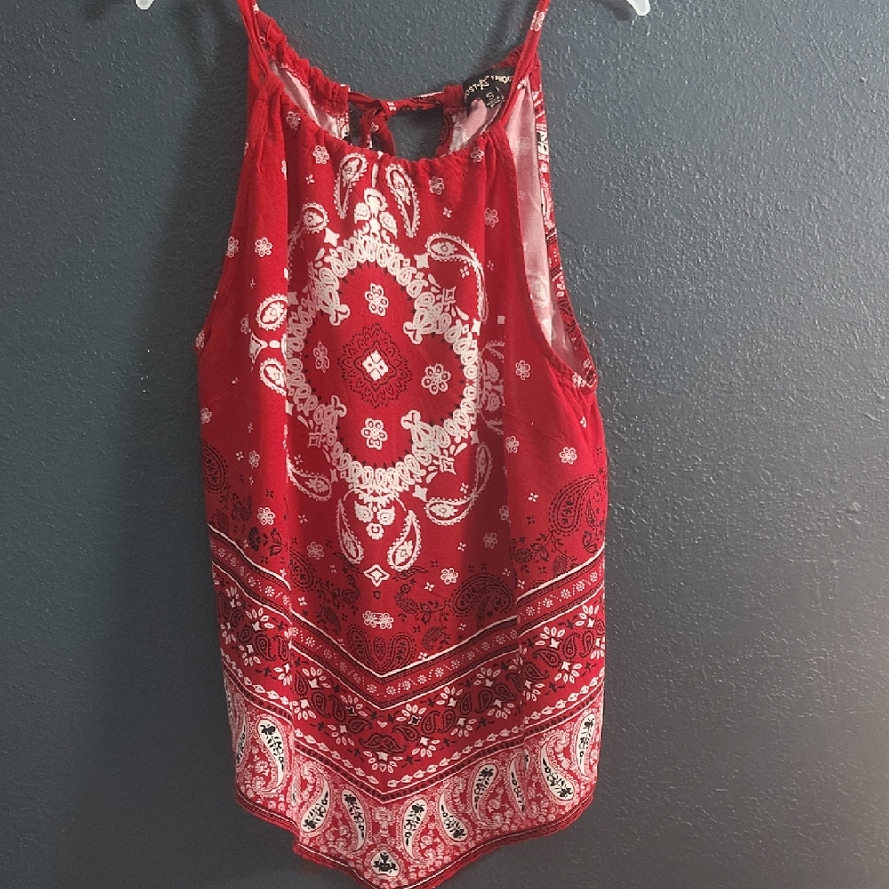 Almost Famous Scarlet Handkerchief Paisley Tank Top Festive Red And White
